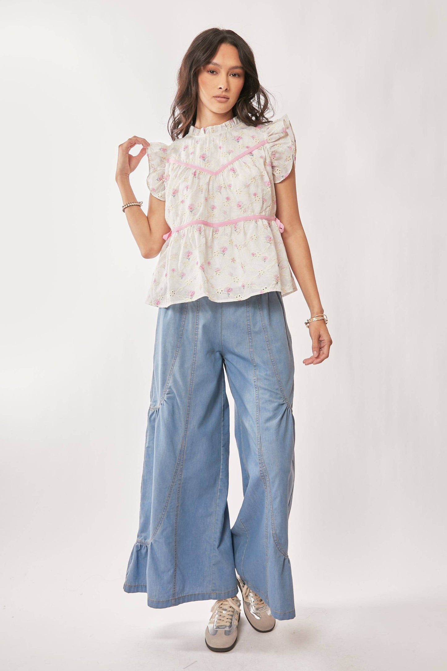 FLORAL RIBBON RUFFLE SLEEVE RUFFLE NECKLINE TOP