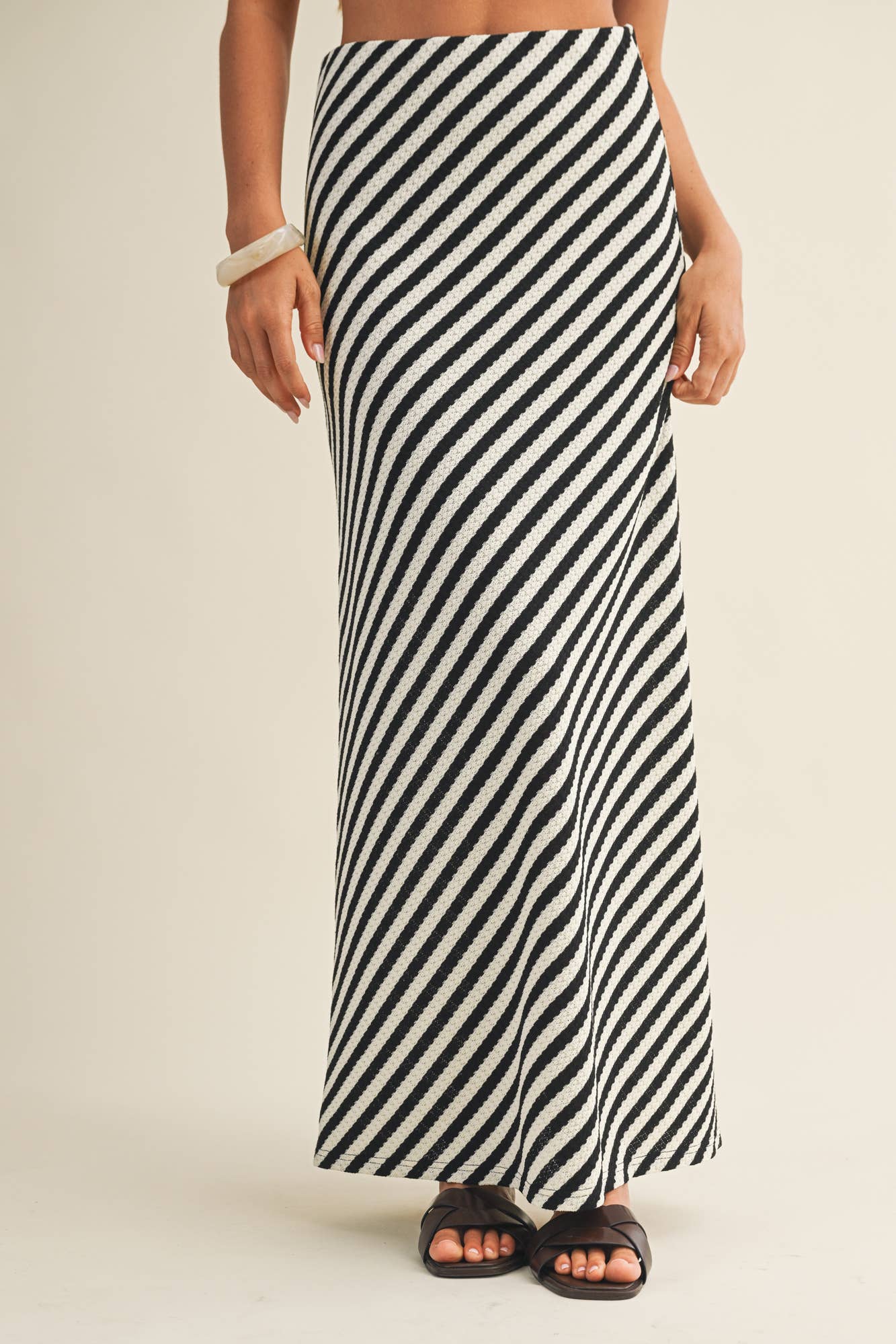 DIAGONAL STRIPED KNITTED SKIRT